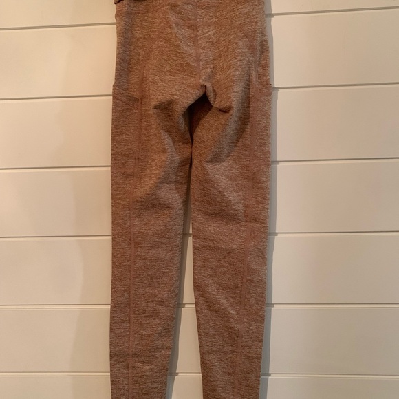 NWT- Aerie Women XXS Offline The Hugger Foldover Leggings
Hi Rise Heathered Tan - Picture 7 of 11